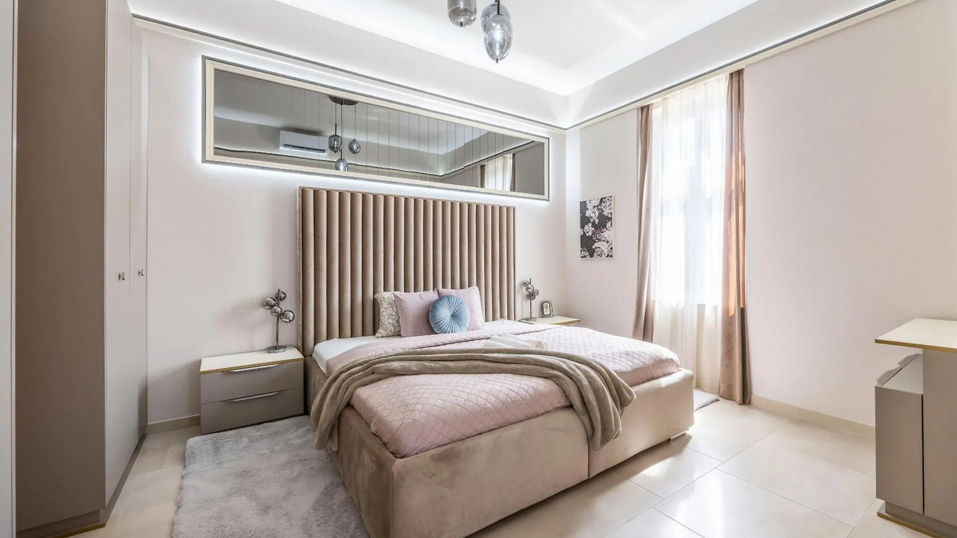 High-End Luxurious Royal Residence In The Heart Of Budapest location