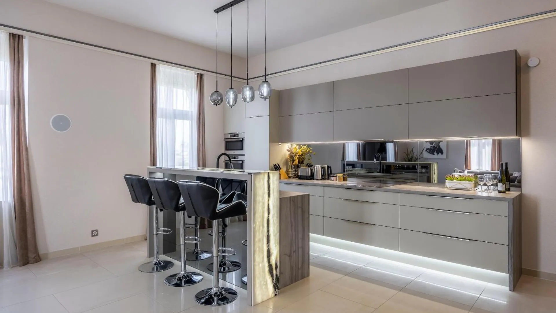High-End Luxurious Royal Residence In The Heart Of Budapesta