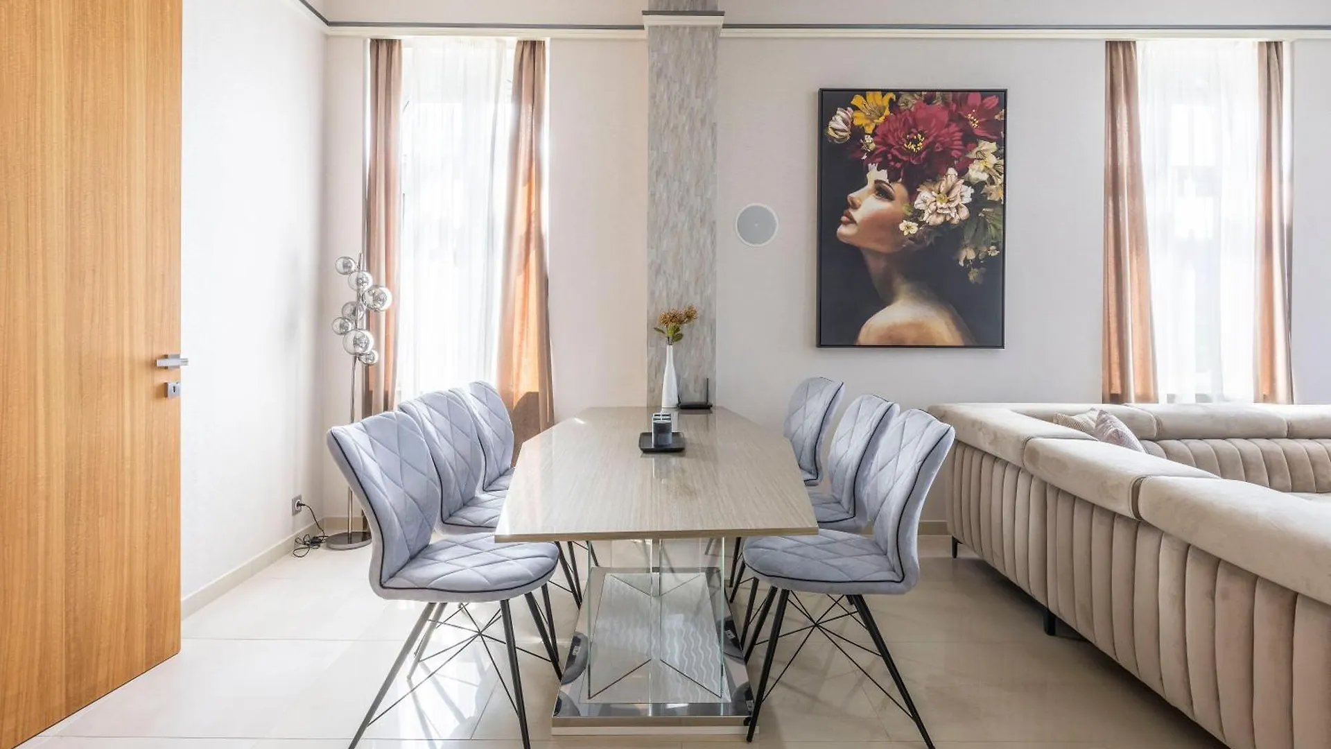 Apartament High-End Luxurious Royal Residence In The Heart Of Budapesta