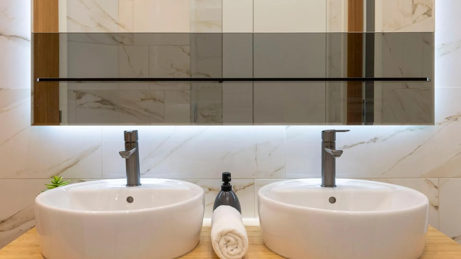 Apartament High-End Luxurious Royal Residence In The Heart Of Budapesta Ungaria